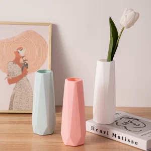 Vases & Plant Décor